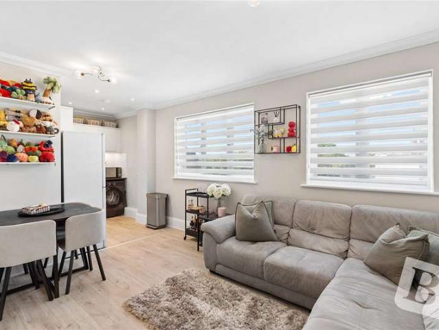 Maisonette for sale in Great Burstead, Essex
