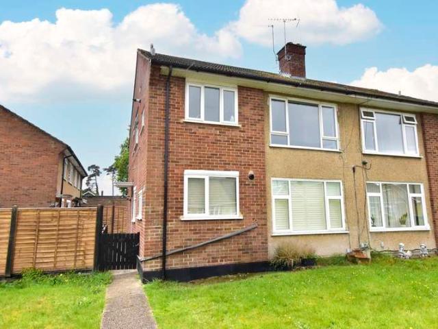 Maisonette for sale in North Watford, Hertfordshire
