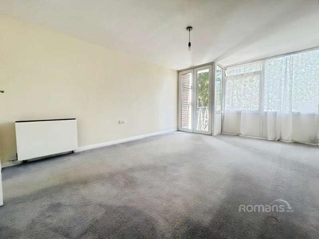 Maisonette for rent in Maidenhead