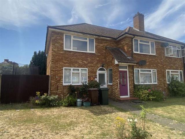 Maisonette for sale in London Borough of Hounslow, Greater London