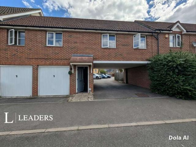 Maisonette for sale in Toddington, Clapham