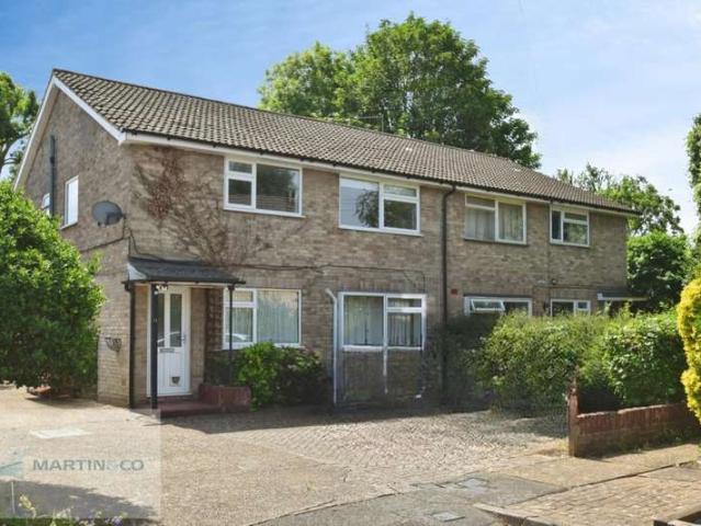 Maisonette for sale in Blackhills, Surrey
