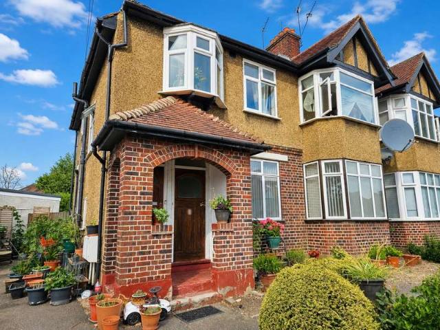 Maisonette for rent in Greater London