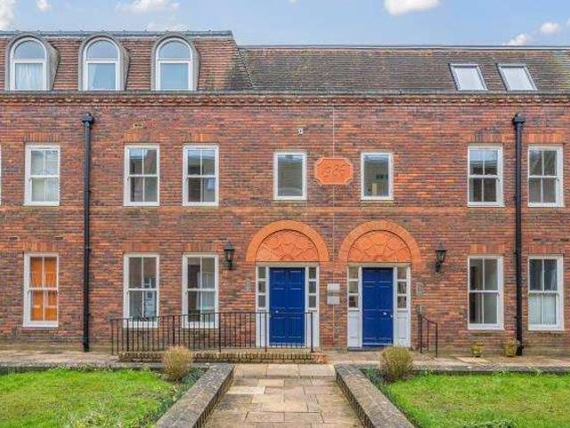 Maisonette for sale in Southcourt, Aylesbury