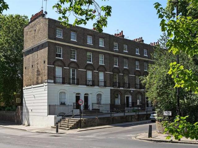 Maisonette for sale in Highbury, Greater London