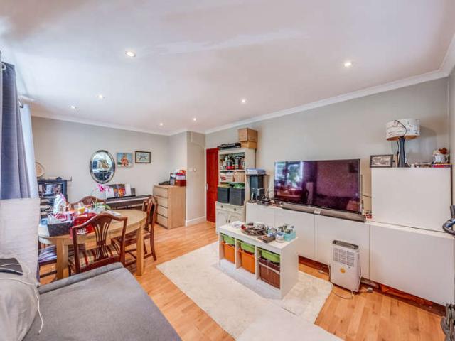 Maisonette for sale in London Borough of Hounslow, Greater London
