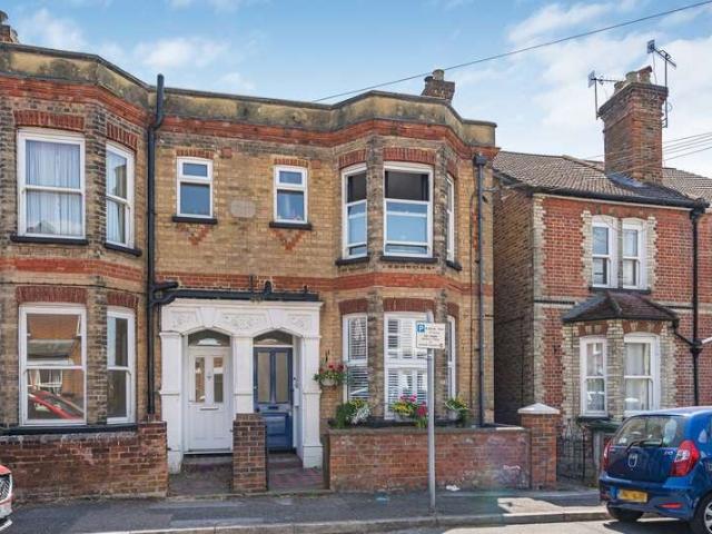 Maisonette for sale in Guildford Park, Guildford
