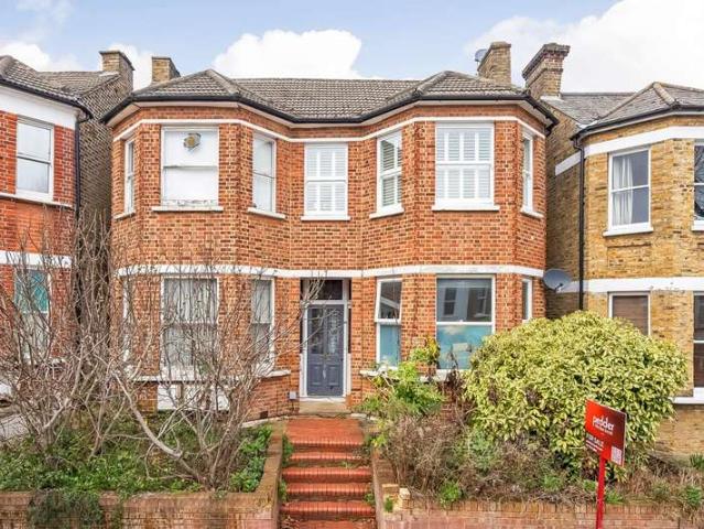 Maisonette for sale in West Norwood, Greater London