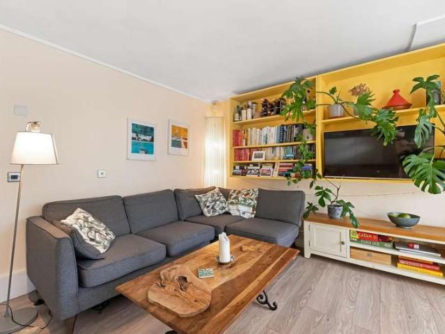 Maisonette for sale in West Norwood, Greater London