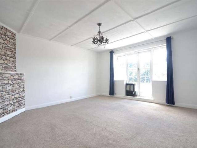 Maisonette for rent in Merstham, Reigate and Banstead