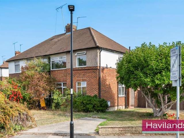 Maisonette for sale in London Borough of Enfield, Greater London