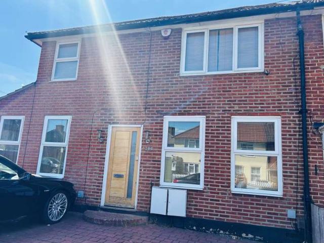 Maisonette for sale in London Borough of Bromley, Greater London