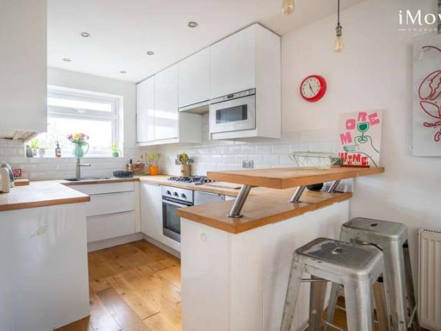 Maisonette for sale in London Borough of Croydon, Upper Norwood