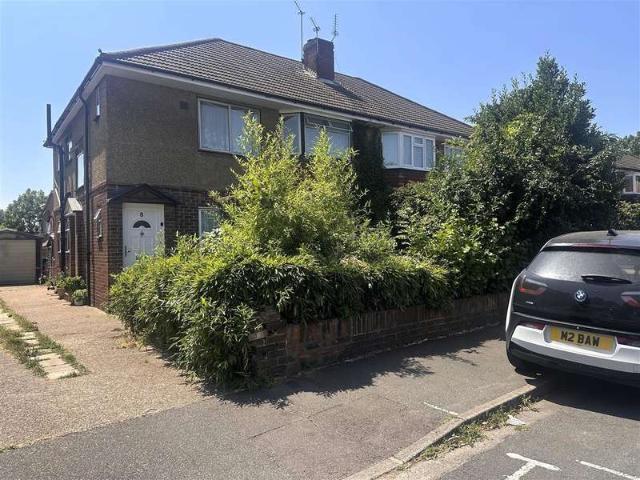 Maisonette for sale in London Borough of Hounslow, Greater London