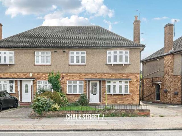 Maisonette for rent in Gidea Park, Greater London