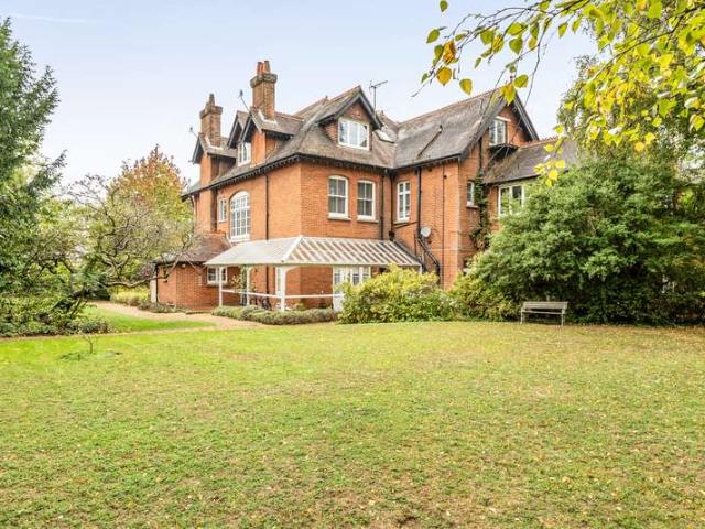 Maisonette for sale in Charlotteville, Guildford