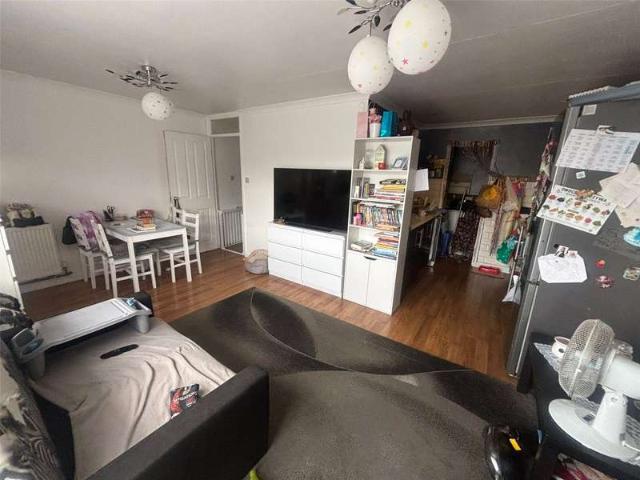 Maisonette for sale in Slough