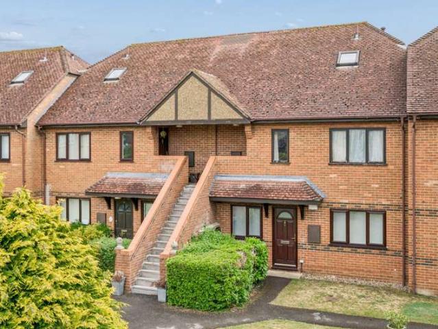 Maisonette for sale in Lunnon, Buckinghamshire