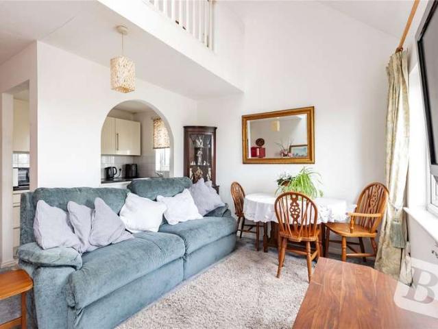 Maisonette for sale in Ardleigh Green, Greater London