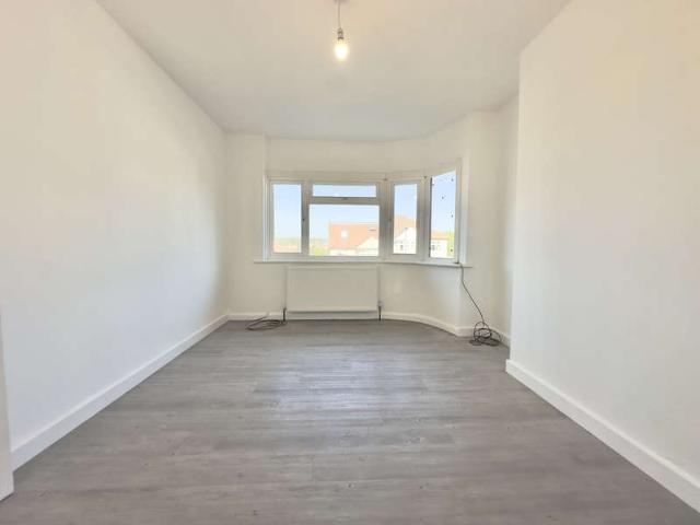 Maisonette for sale in East Barnet, Greater London