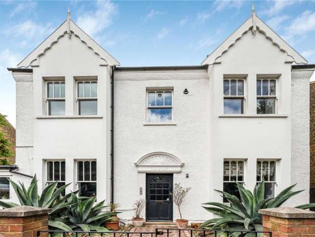 Maisonette for sale in Crouch End, Greater London