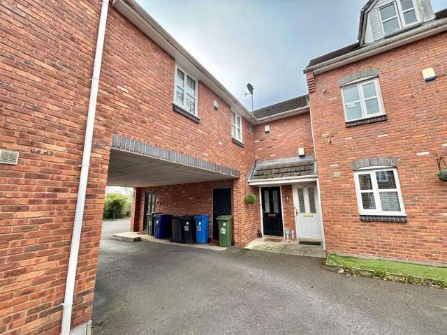 Maisonette for sale in Greenheys, Greater Manchester