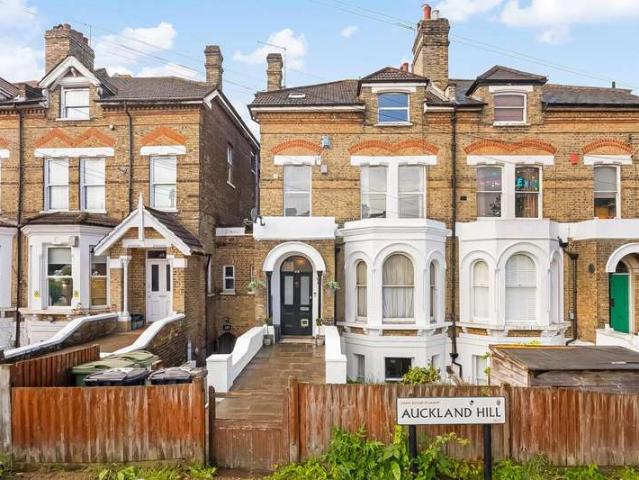 Maisonette for sale in West Norwood, Greater London