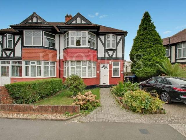 Maisonette for sale in Dollis Hill, Greater London