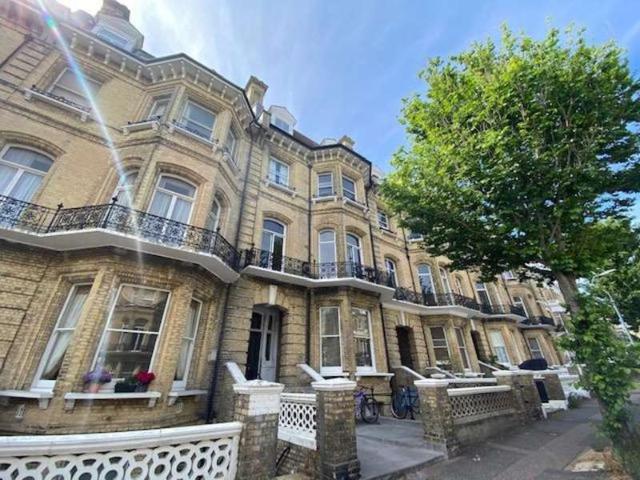 Maisonette for sale in Brunswick