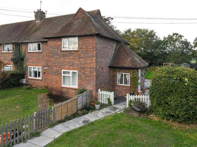 Maisonette for sale in Cranleigh, Waverley