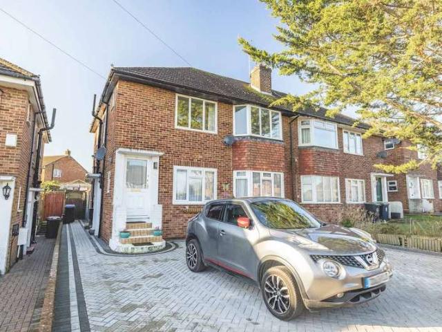 Maisonette for sale in Iver, Iver Heath