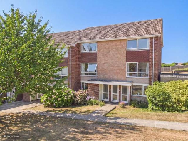 Maisonette for sale in Highcliffe