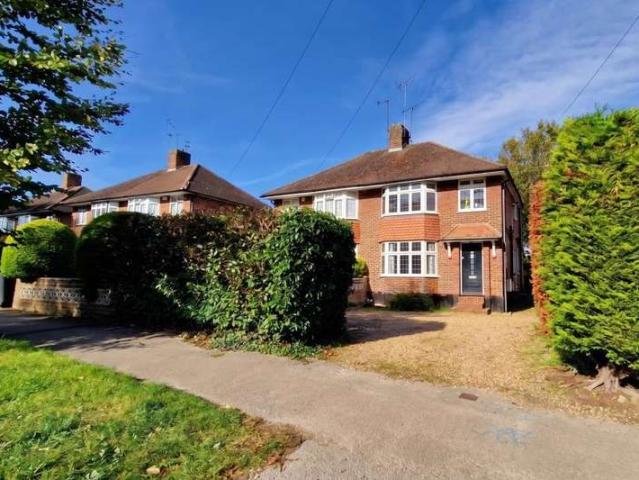 Maisonette for rent in Horsell, Woking