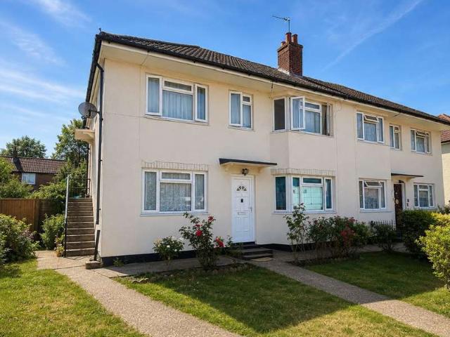Maisonette for sale in London Borough of Hounslow, Heston