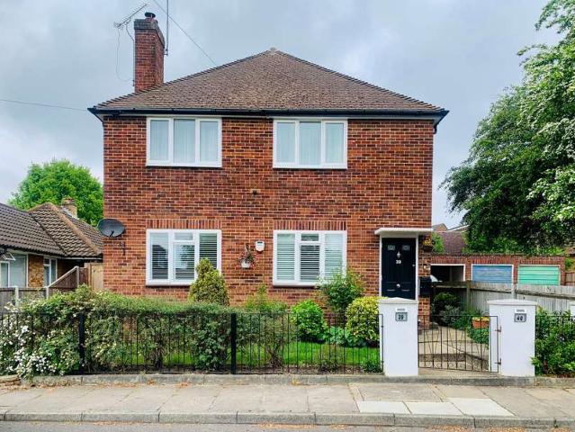 Maisonette for sale in Eastcote Village, Greater London