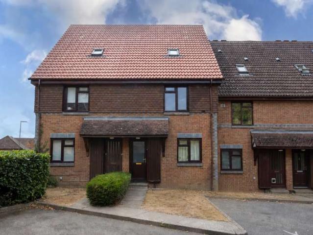 Maisonette for sale in Westborough, Surrey