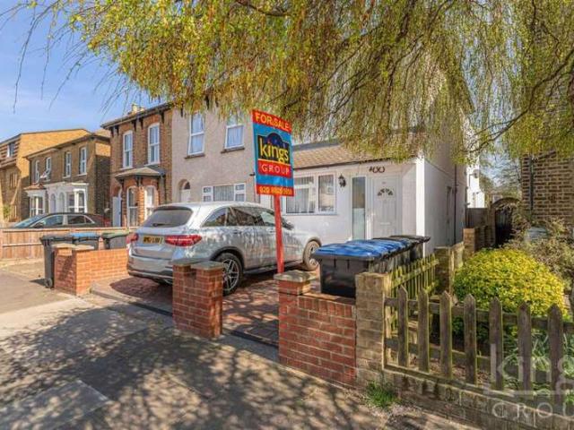 Maisonette for sale in Freezywater, Greater London