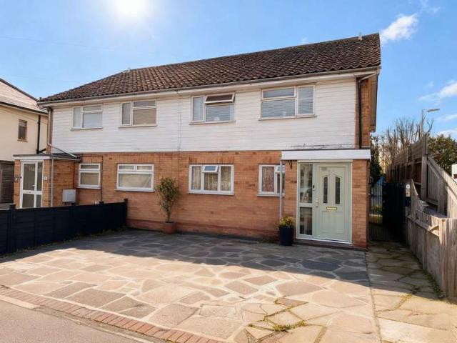 Maisonette for rent in Collier Row, Greater London