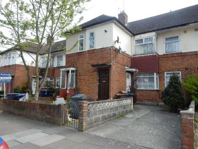 Maisonette for sale in London Borough of Ealing, Greater London
