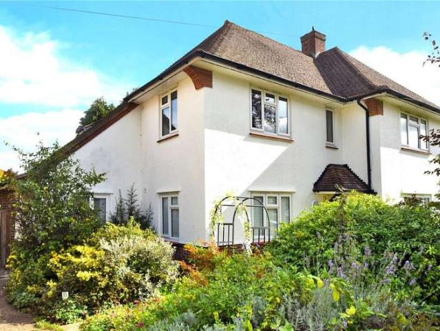 Maisonette for sale in Red Hill, Surrey