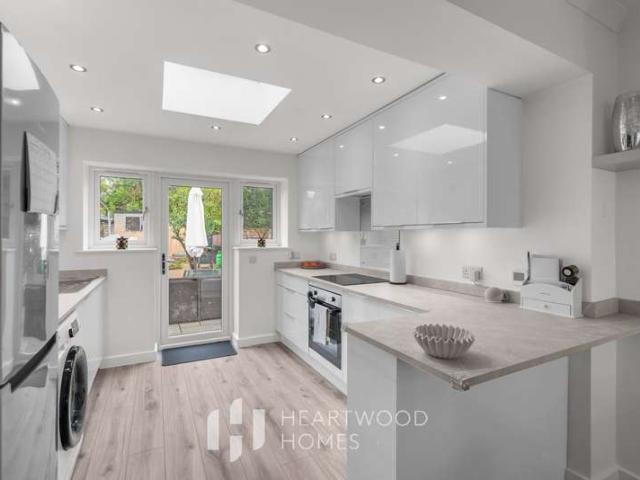 Maisonette for sale in Five Acres, Hertfordshire
