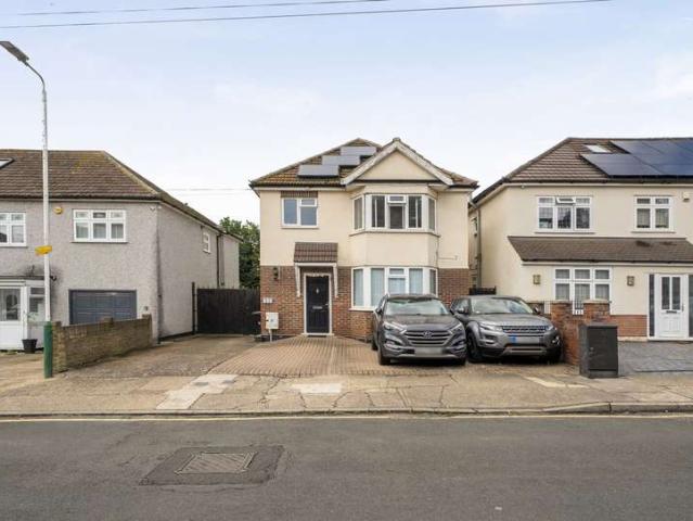 Maisonette for sale in Collier Row, Greater London