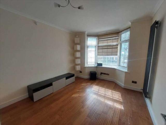 Duplex for rent in Colindale, Colindale