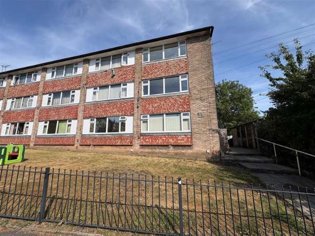 Maisonette for sale in Birstall Smithies, West Yorkshire
