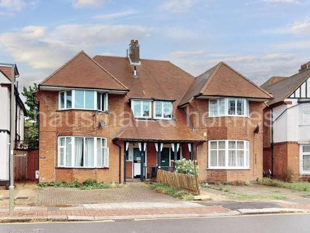 Maisonette for sale in Golders Green, Greater London