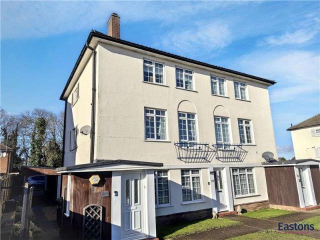 Maisonette for sale in Tattenham Corner, Red Hill