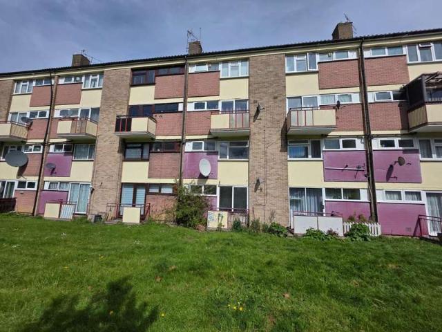 Maisonette for sale in Charville, Greater London
