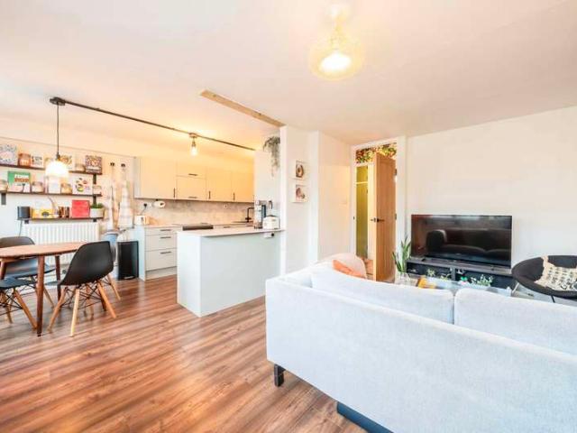 Maisonette for sale in Dalston, De Beauvoir Town