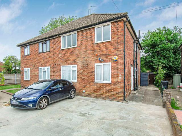 Maisonette for sale in Denham