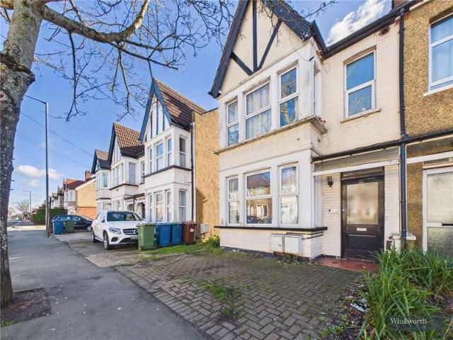 Maisonette for sale in Wealdstone, Greater London